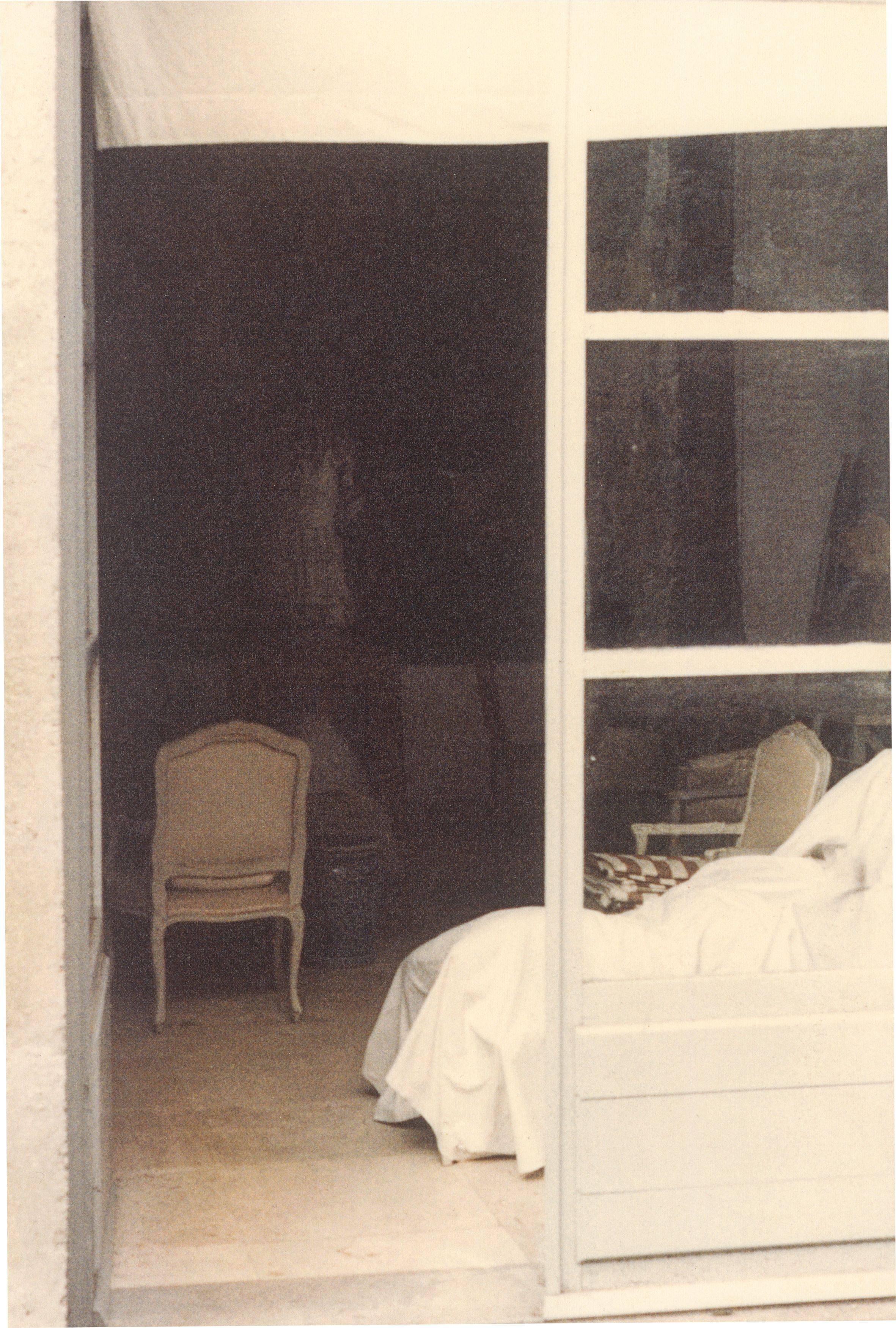 Auf diesem Bild ist das folgende Kunstwerk zu sehen: Cy Twombly. Interior, Bassano in Teverina. 1980.