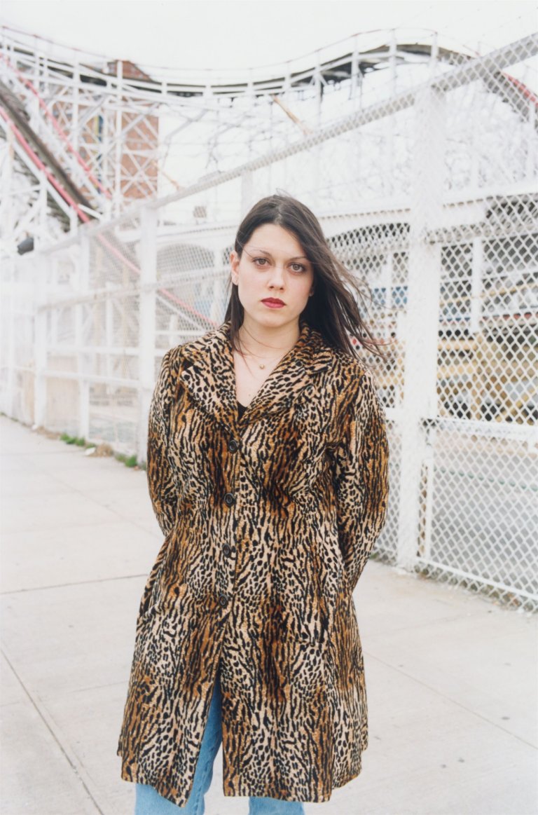 This picture shows the following artwork: Jitka Hanzlová. Alexandra, Coney Island. From the series ”Female”, 1997–2000.