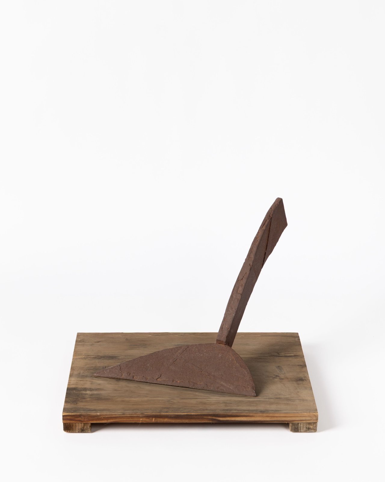 Auf diesem Bild ist das folgende Kunstwerk zu sehen: Franz Bernhard. „Ohne Titel“. 2001.