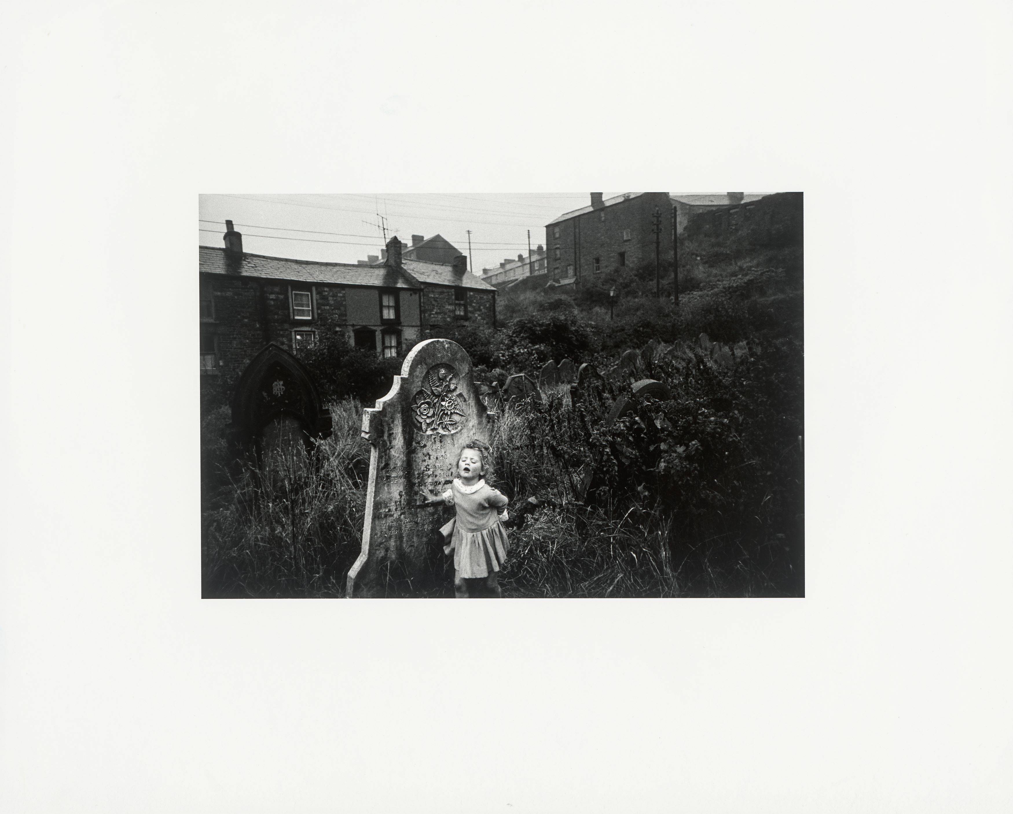 Auf diesem Bild ist das folgende Kunstwerk zu sehen: Bruce Davidson. Aus der Serie „Wales“. 1965.