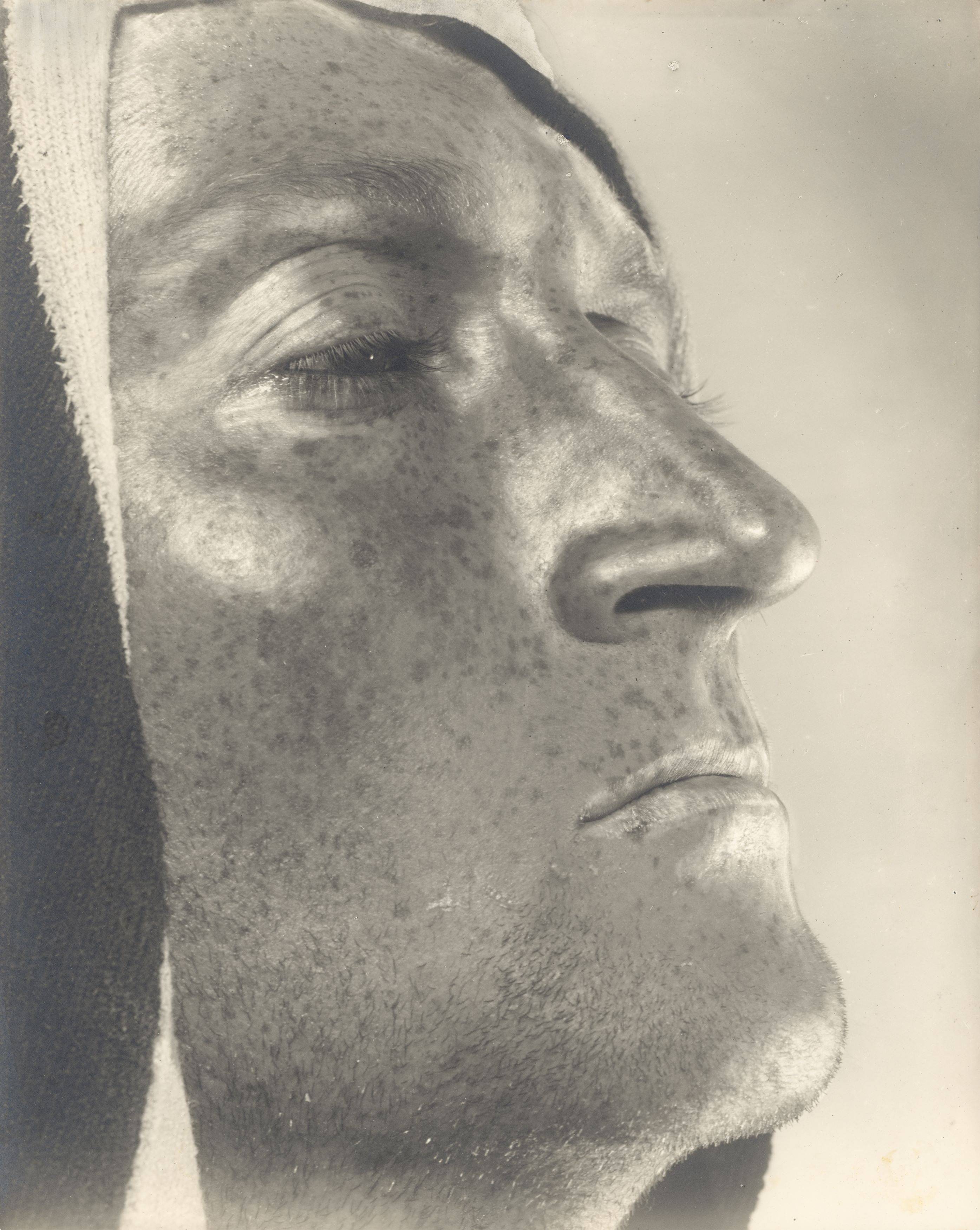 This picture shows the following artwork: Helmar Lerski (i.e. Schmuklerski, Israel). Metamorphosis through Light, Tel-Aviv. 1935–1936.