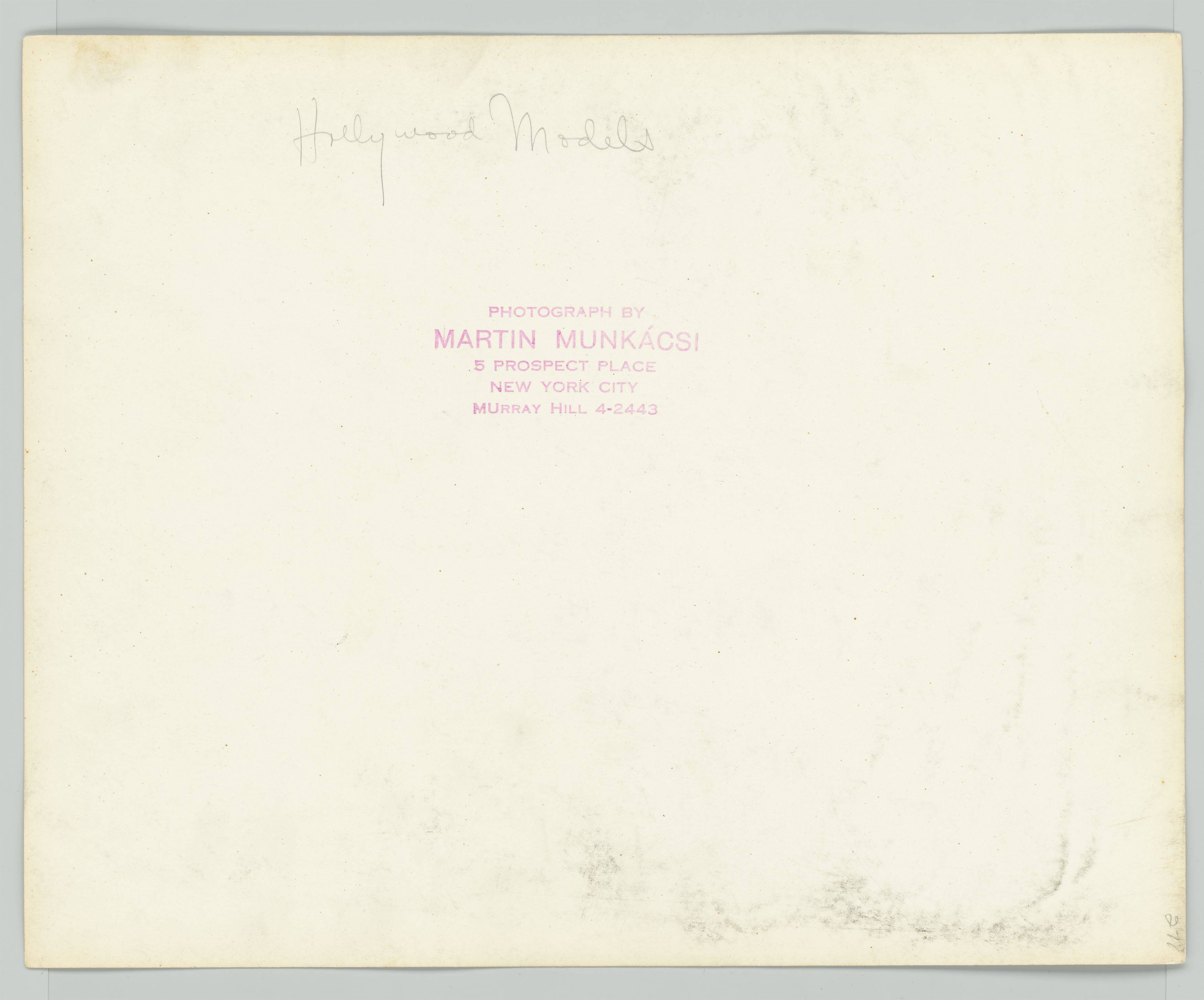 Auf diesem Bild ist das folgende Kunstwerk zu sehen: Martin Munkácsi (d.i. Márton Memelstein). Hollywood Models. 1935–1940.