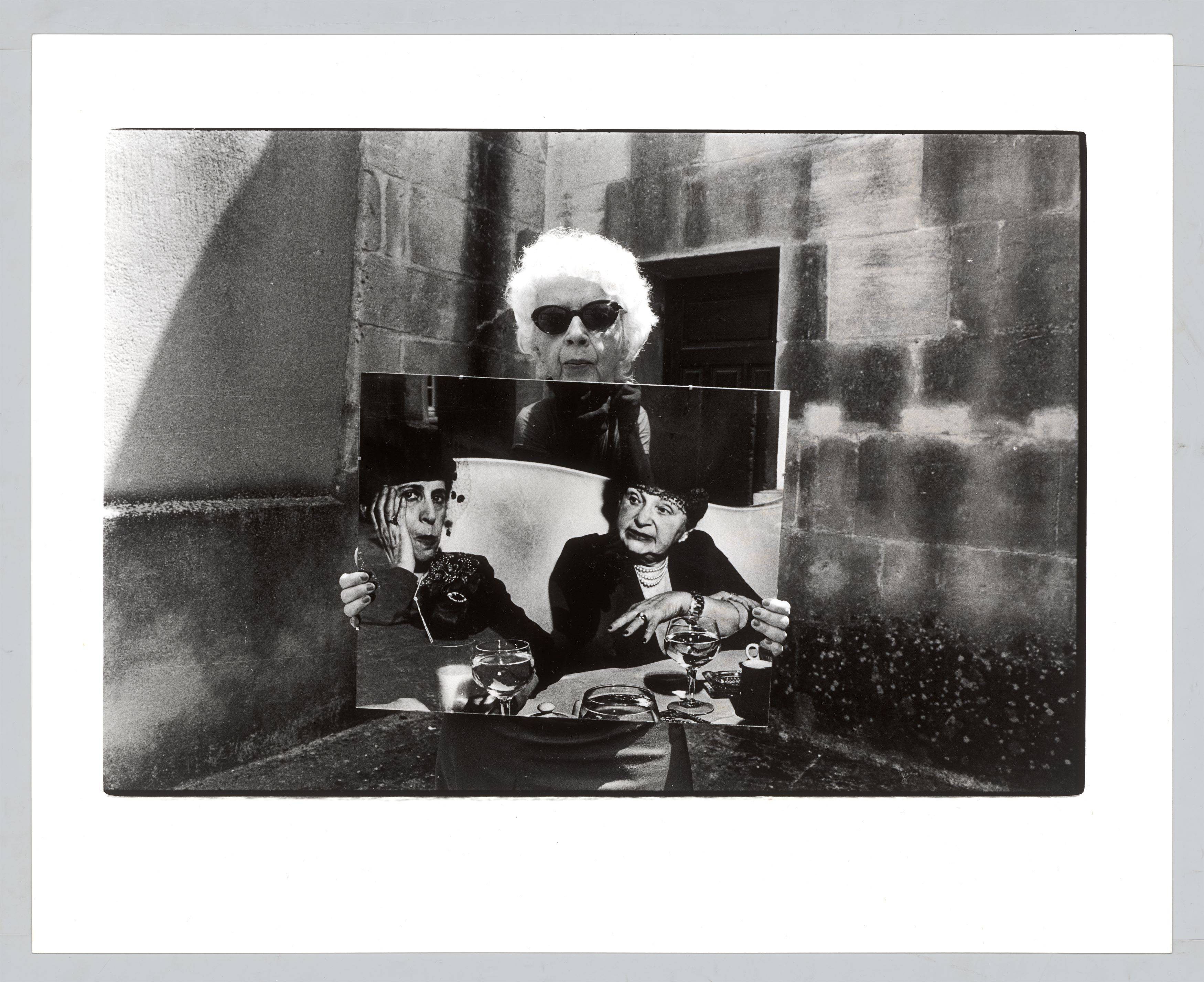 This picture shows the following artwork: Will McBride. ”Lisette Model in Arles”. 1978.