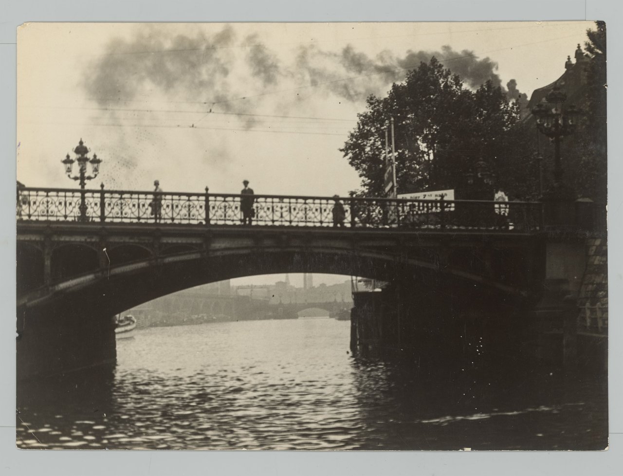 Auf diesem Bild ist das folgende Kunstwerk zu sehen: Sasha und Cami Stone. „Berlin Gedächtniskirche“ / „An der Jannowitzbrücke“. 1926/27.