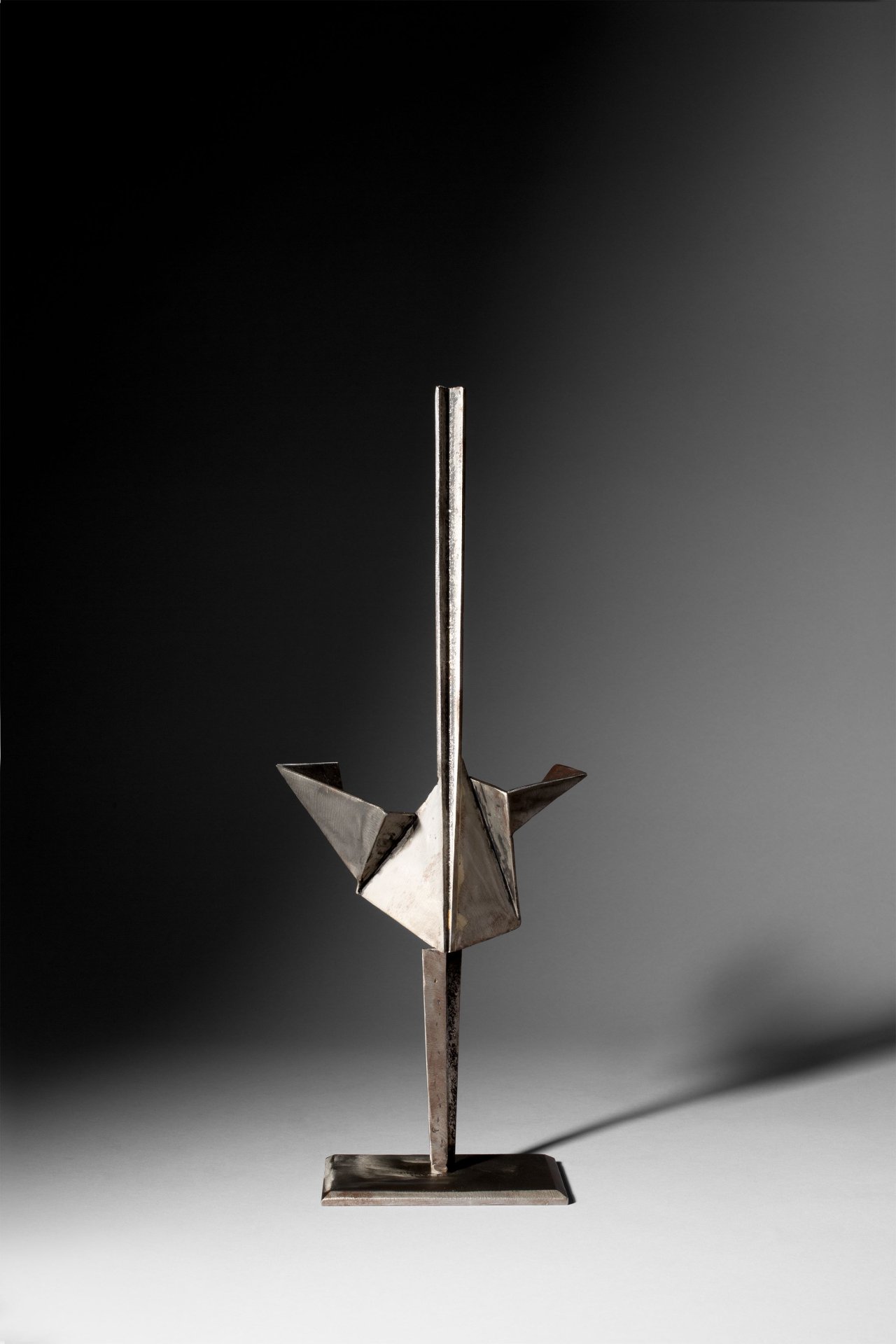 Auf diesem Bild ist das folgende Kunstwerk zu sehen: Hans Uhlmann. Arbeitsmodell zur Plastik vor der Deutschen Oper in Berlin. 1960/61.