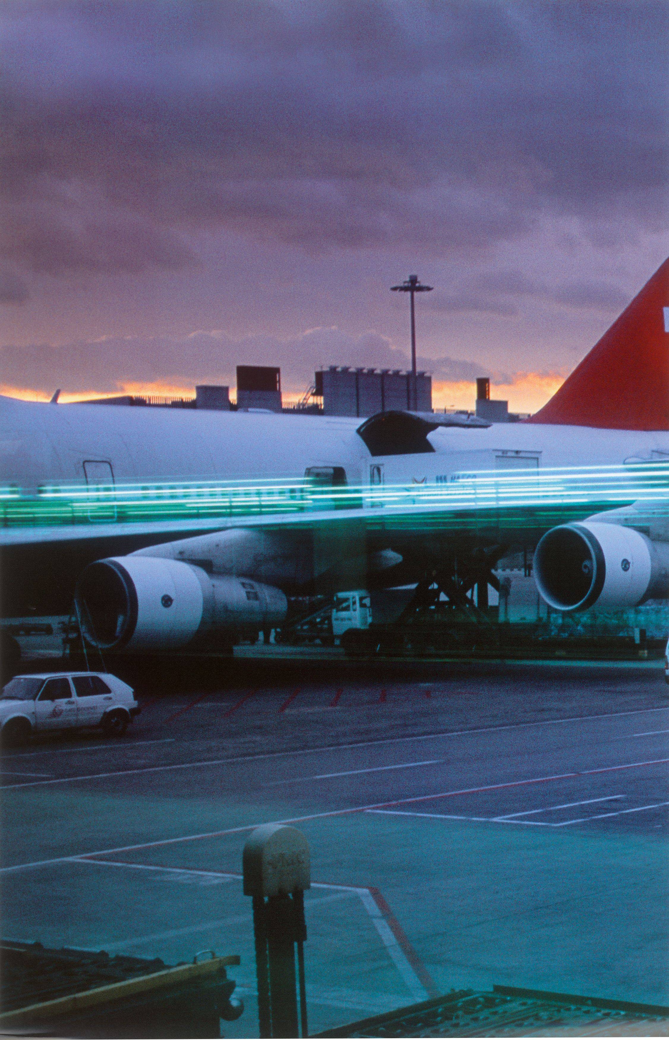 Auf diesem Bild ist das folgende Kunstwerk zu sehen: Peter Fischli und David Weiss. „Ohne Titel (Airport Zürich, 2000)“. 2000/2007.